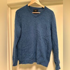 Club Room 100% Cashmere V-Neck Sweater in Rich Marine Blue
